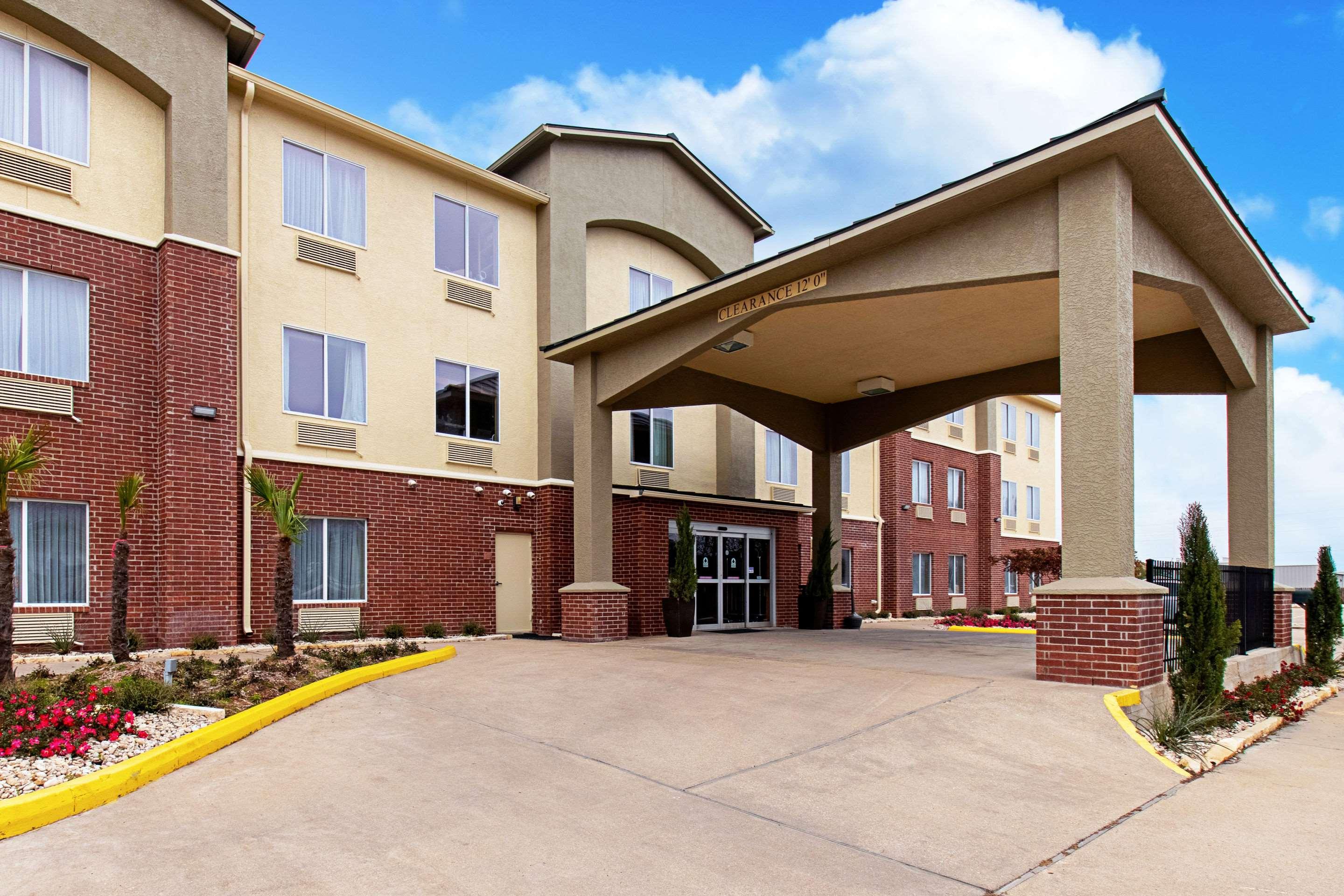 Comfort Inn & Suites And Suites Fredericksburg Buitenkant foto